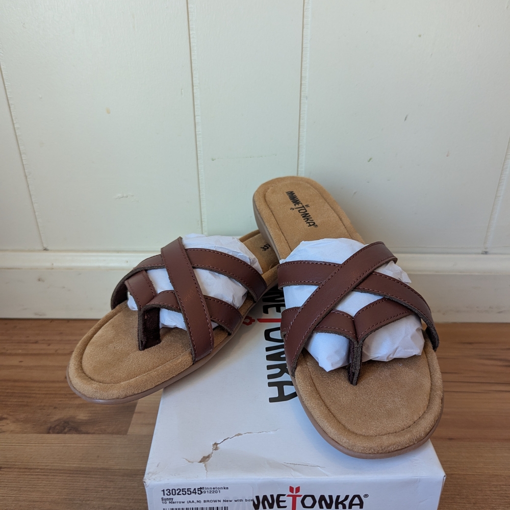 Minnetonka Sunny Thong  Brown Leather Slide Sandals 10 Narrow